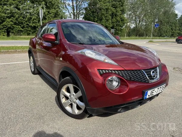 Nissan Skaista Ķiršu krāsas Nissan Juke 1.6 86kw ar manuā
