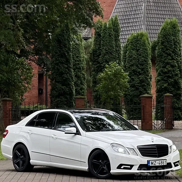 Mercedes Pārdod Mercedes-Benz E350 Amg Line – Bagātīga Komp