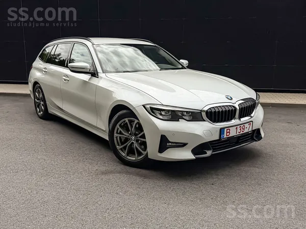 BMW Svaigi ievests. 330e plug-in-hybrid. Xdrive. 185kw