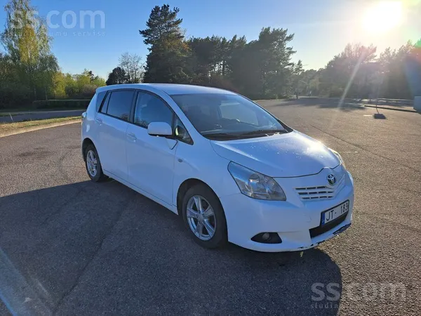 Toyota Pārdodu praktisku Toyota Verso ideālu ģimenes auto