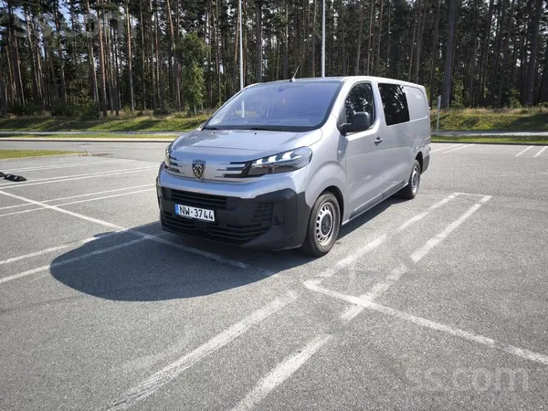 Peugeot Uzņēmums pārdod praktiski jaunu Peugeot Expert Tea