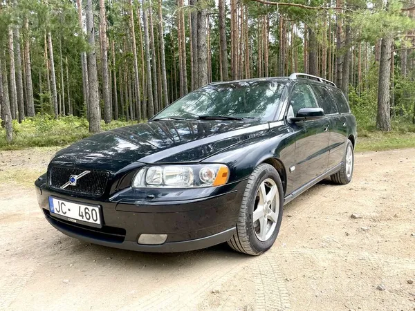 Volvo Pārdodu Volvo v70 2005. Gada 2.4 d5 120kw motors a