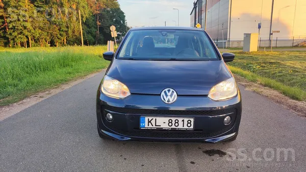 Ideāls auto pilsētas dinamikai, vieglai novietošanai stāvvietās un maziem ik