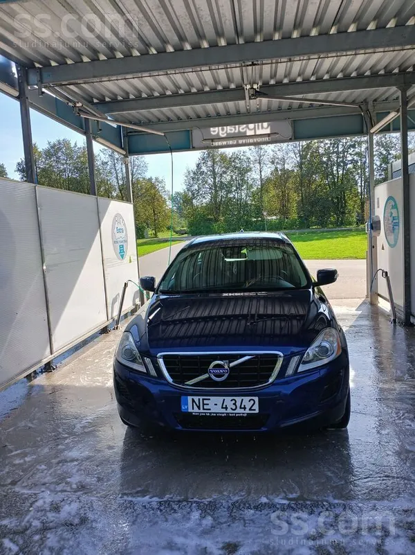 Volvo Rūc, brauc, bremzē. Viss kārtībā, atrodas Vallē. P