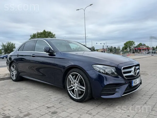Mercedes-Benz E 350 Amg paketis - Lieliskā stāvoklī
3 Ipasnieks. 

Pārdod