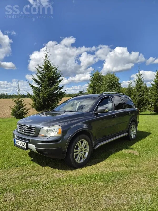 Volvo Pārdodu savu Volvo Xc90, jo ir iegādāts cits auto,