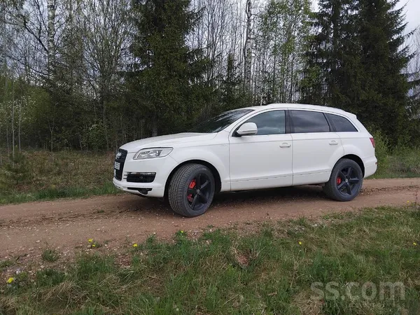 Audi Q7 labā stāvoklī. Kondicionieris strādā, bose muzi