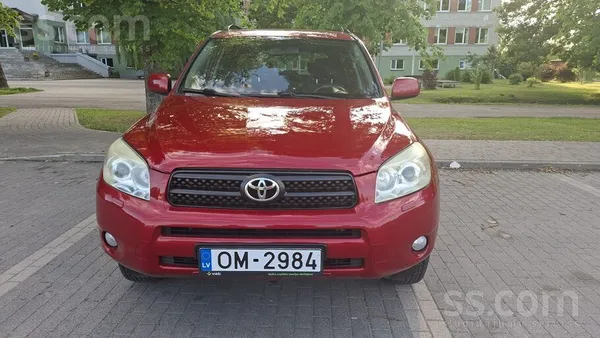 Toyota Pārdodu Rav4. Darbojas gan uz benzīnu gan uz gāzi 