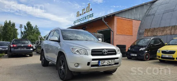 Toyota Toyota Rav 4. Jauna TA. Daudz labu ekstru. Pilpied