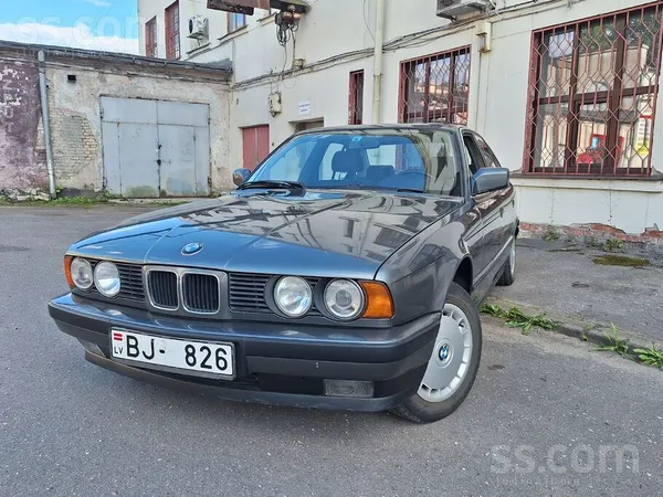 BMW Pārdod BMW 535.