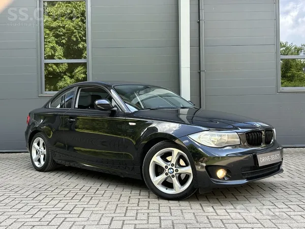 Bmw E82 Coupe Automāts 2011.gada 2.0D 105kw 143zs Divi īpašnieki Vàcijā , Ti