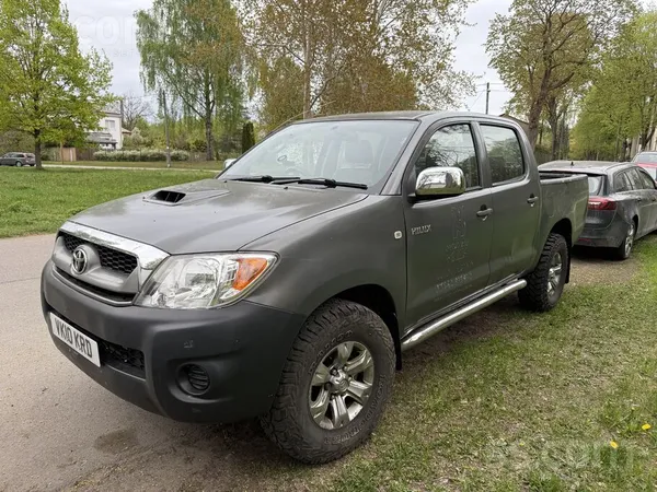 2010 Toyoya Hillux 2.5 D-4D 4x4, Pikaps labā stāvoklī, jaunas bezceļu riepas