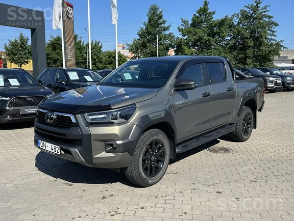 Toyota Hilux, 2025. gada, pilnpiedziņa, 2.8L dīzeļdegviela, 150 kW / 204 Zs,