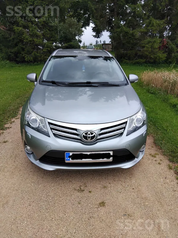Toyota Pārdod Toyota Avensis 2.0 D-4D(T27), 2012. gada de