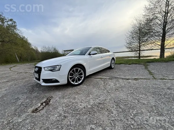 Audi Pārdodu koptu un vizuāli pievilcīgu Audi A5 2013. 
