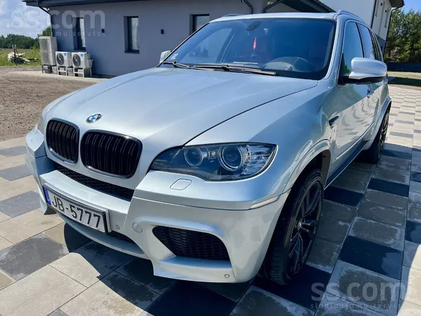 BMW BMW X5M , Silverstone krāsa, labā tehniskā stāvokl
