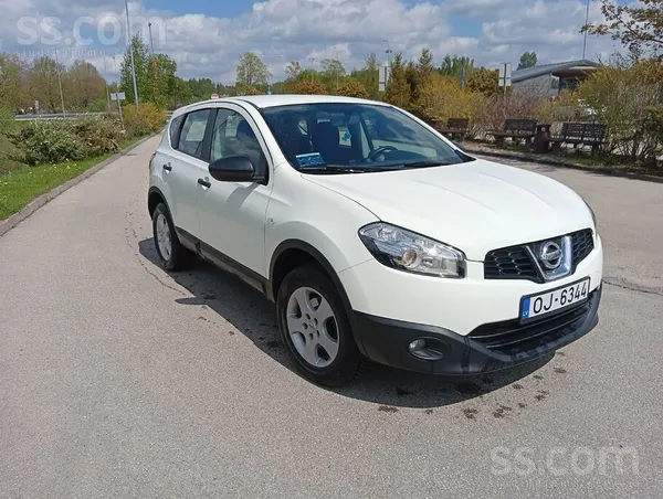 Nissan Auto no Italijas , ar mazu noskrejienu, pardod pri