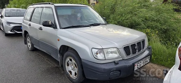 Subaru Pārdodas 2000. gada Foresters. Skate līdz oktobrim