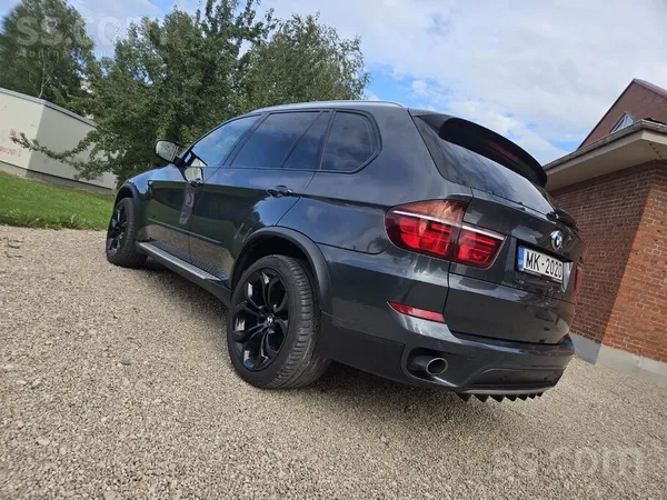 BMW Tirgojas zolīds X5 4.0d