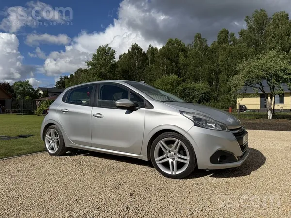 Peugeot Tavs ideālais pilsētas sabiedrotais: Peugeot 208 (