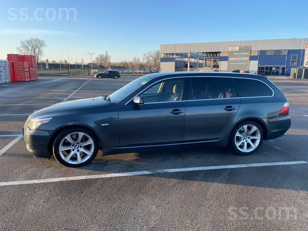 BMW Pardodas BMW 535, laba stavokli, pārnesuma kārba s