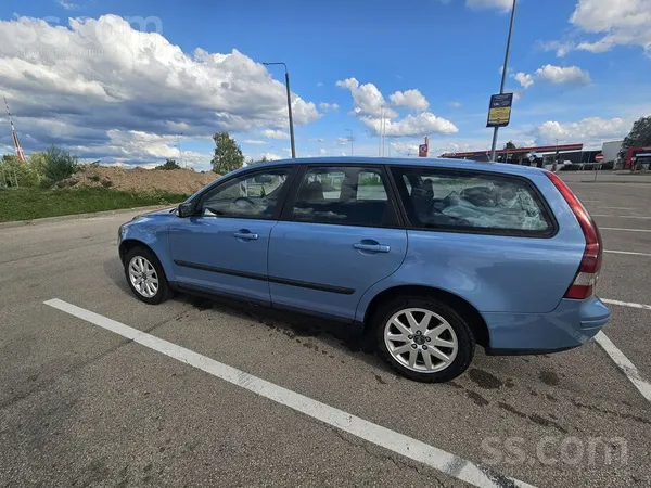 Volvo Meklējat drošu, ietilpīgu un ikdienā izdevīgu auto
