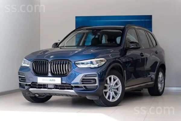BMW X5 Xdrive30D 

2 zonu klimata kontrole / Kruīza kontrole / Parkošanās