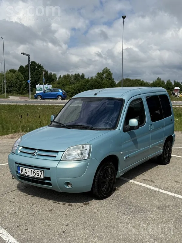 Citroen Berlingo. 2003. Manuāls. 