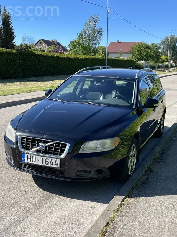Volvo Pārdod Volvo V70, labā tehniskā stāvoklī, bet uz v