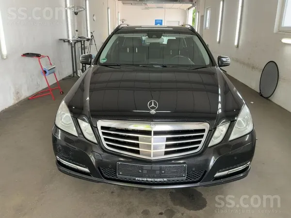 Mercedes Заводится, едет хорошо, неплохая комплектация 4mat