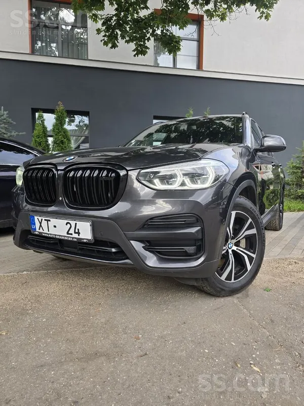 BMW Kopts un ļoti labi aprīkots BMW X3 ar jaudīgu un e