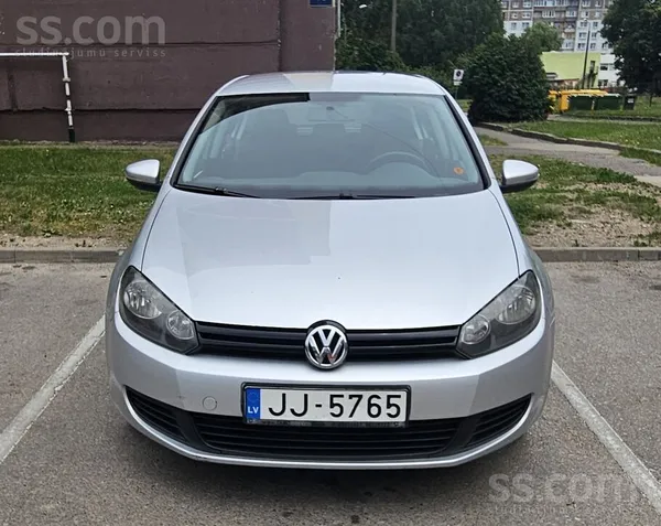 Volkswagen VW Golf VI 1.6 Tdi, 2009. gads 2400 €