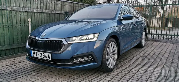 Skoda Elegance - Matrix Led / Titan Blue / Piano Black