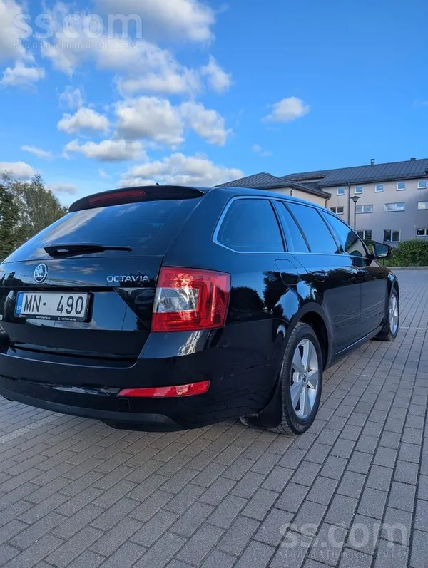 Skoda Īpašniece pārdod Škoda Octavia teicamā tehniskā un