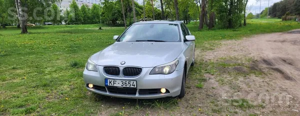 BMW Pardodu Bmw eE60 525D ar manuālo kārbu.