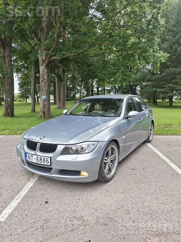 BMW Tirgojas e90 ar m47 motoru un automatisko kārbu. 