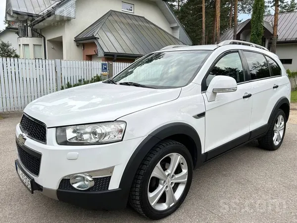 Pārdodu labu un uzticamu Cehvrolet Captiva Facelift 2012 gada 2.2d 135Kw, 4x