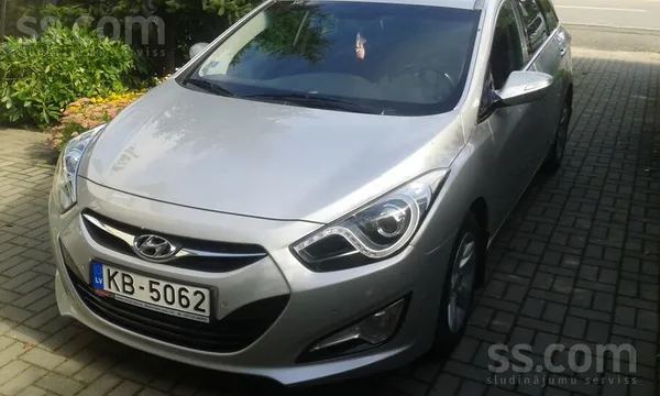 Hyundai Automašīna Hyundai i40 Crdi 1, 7 dīzelis, universā