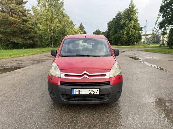 Citroen Pārdodu Citroen Berlingo 1.6 benzīns gāze (66kw). 