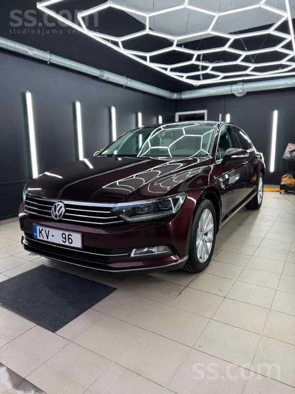 Volkswagen Ģimene pārdod koptu Volkswagen Passat B8 sedanu el