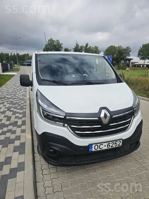 Renault Pārdod uzticamu un jaudīgu busu, kurš ir tikai gad