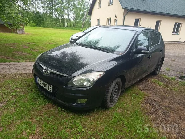 Hyundai Cena ar Pvn. Labā stāvoklī. Vasaras riepas uz alum