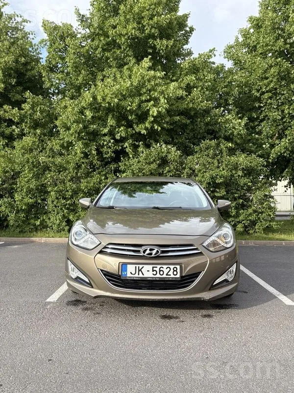 Hyundai Pārdodu uzticamu auto Huyndai I40 ar dīzeļa motoru
