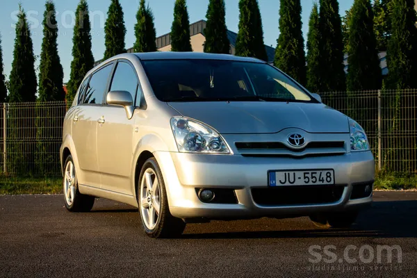 Toyota Pārdodu Toyota Corolla Verso 2.2d 7 sēdvietas