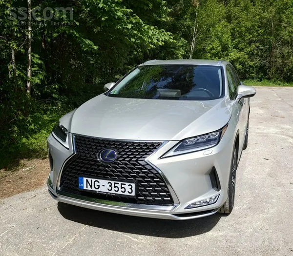 Pārdošanā Lexus Rx450H hibrīdauto. Transportlīdzeklis ir teicamā tehniskā un