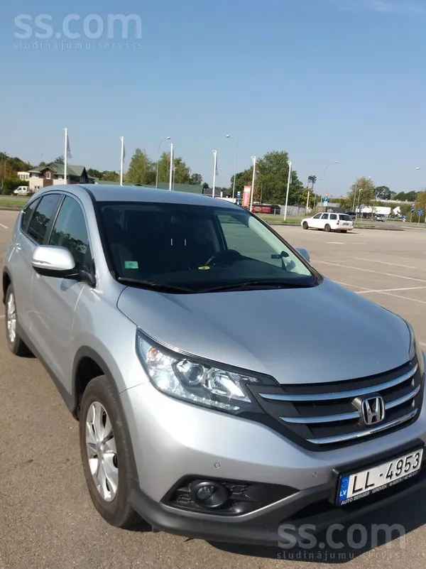 Honda Honda CR V dīzelis ar mehānisko ātrumkārbu un pati