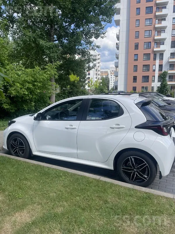 Toyota Yaris 5d Hatchback 1.5 Hybrid Dynamic Force (116 hp) 

Automašīna p