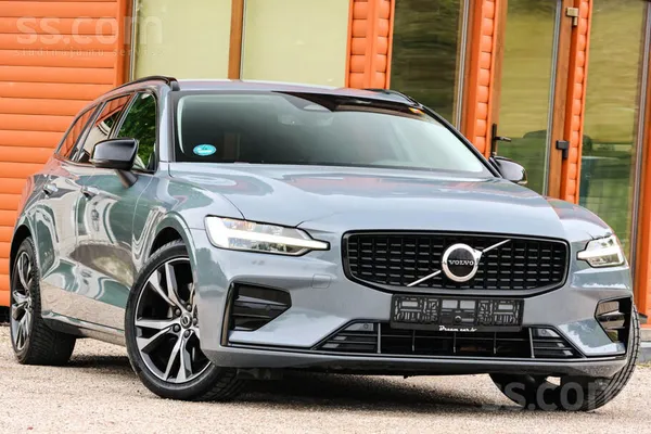 Volvo 2023.gada Plus Dark Facelift modelis. 2.0B3 - 163z