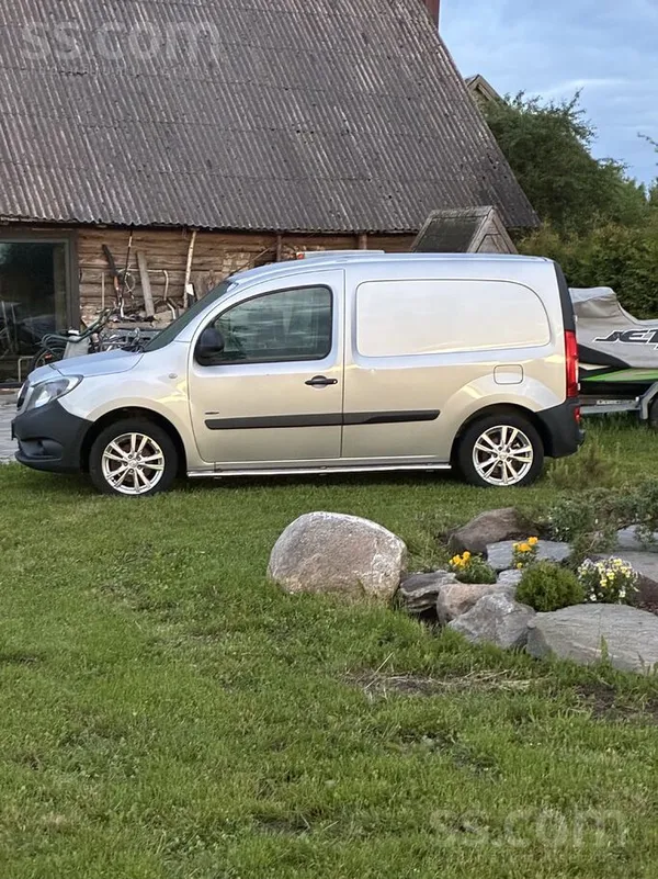 Mercedes Pārdod labu auto, varbūt kādi sīki nenozīmīgi defe