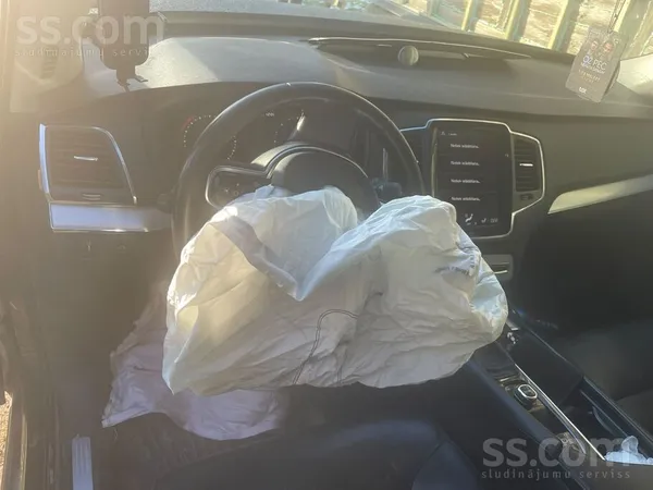 Volvo Volvo Xc90 2.0D ar defektiem . Auto iegadāts LV un